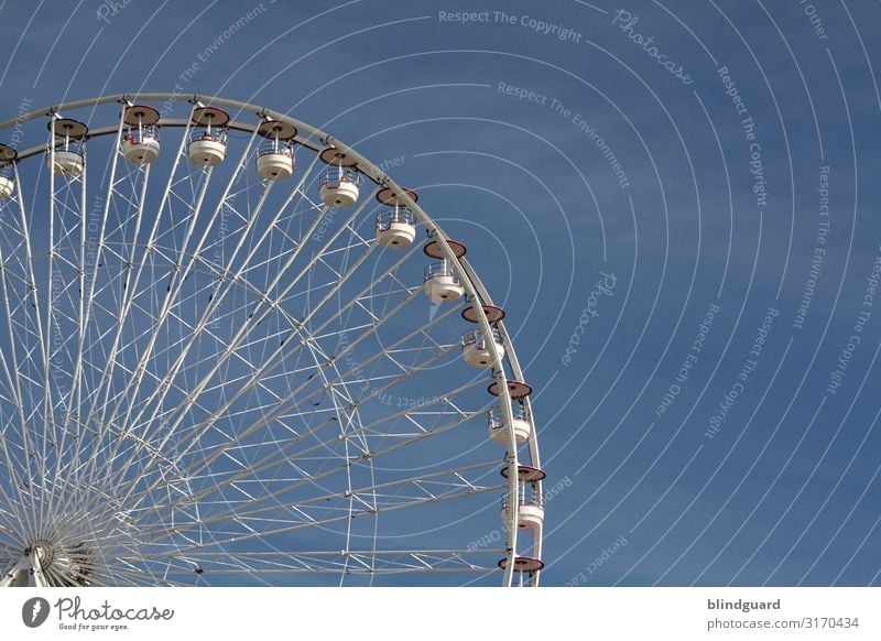 Wheel Of Life Ausflug Sommerurlaub Meer Jahrmarkt Schausteller Schönes Wetter Oostende Metall Stahl Kunststoff Bewegung fahren blau grau weiß Freude