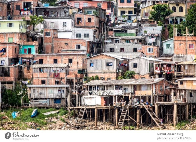 Favela Ferien & Urlaub & Reisen Städtereise Dorf Fischerdorf Stadt Hauptstadt Stadtzentrum Stadtrand überbevölkert Haus Hütte Armut Reichtum Häusliches Leben