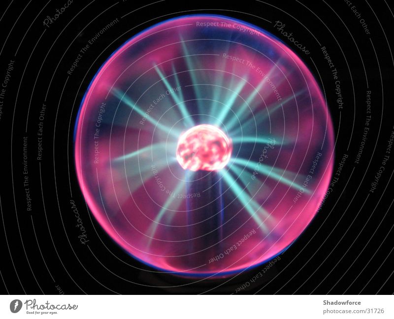Plasmafire3 Blitze Licht Beleuchtung dunkel Blitzkugel Wissenschaften Kugel Glas Lichtblitze Plasmakugel