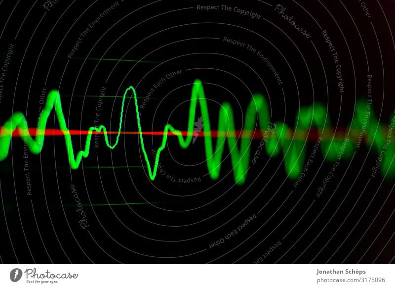 Wellenform in Software zur Audiobearbeitung für Podcast Musik Erwachsenenbildung Börse Computer Bildschirm Musik hören Medien Neue Medien Radio grün schwarz