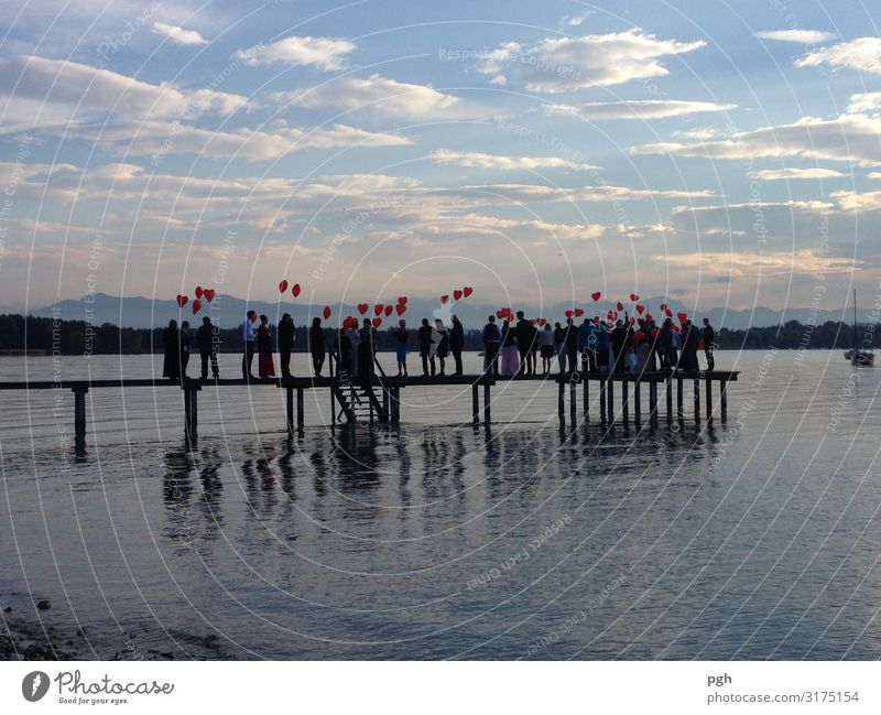 Love is in the air Lifestyle Freude Glück Veranstaltung Feste & Feiern Tanzen Essen trinken Hochzeit Geburtstag Wolken Sonne Sommer See Hafen Wasser Herz Küssen