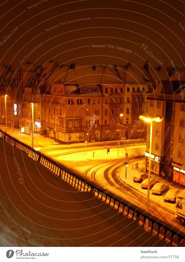 Kreuzung bei Nacht im Winter Gebäude Laterne Architektur Mischung Schnee Licht Beleuchtung Straße