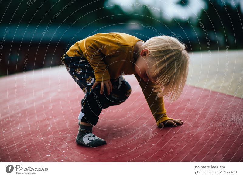 kris kross will make ya... Freizeit & Hobby Spielen Kinderspiel Kleinkind schlechtes Wetter Regen springen nass Freude Fröhlichkeit Euphorie Kraft Willensstärke