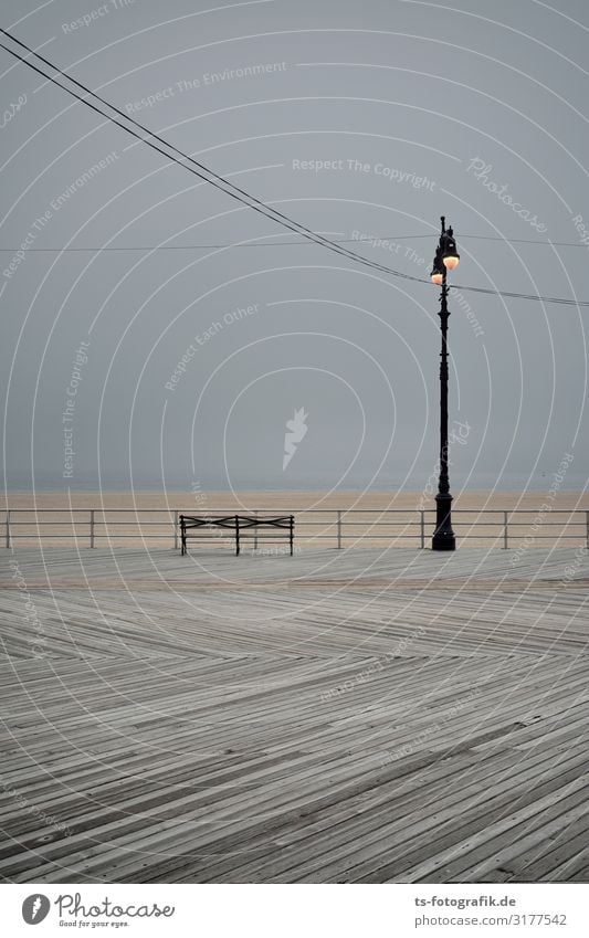 Laterne, Laterne, am Strand steht sie sehr gerne Natur Urelemente Wasser Himmel Horizont Küste Seeufer Meer New York City Coney Island USA Straße Wege & Pfade