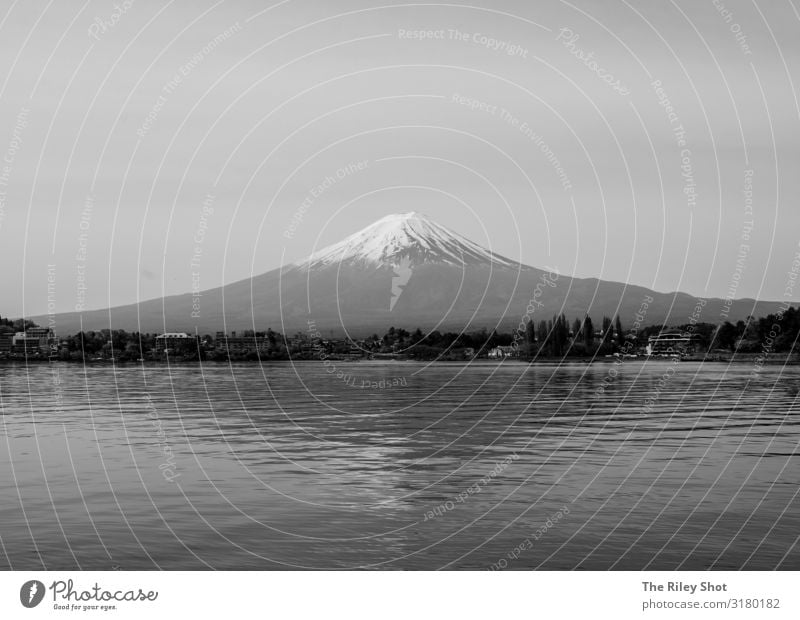 Der Fuji in Schwarz-Weiß Umwelt Natur Landschaft Frühling Klima Wetter Schönes Wetter Berge u. Gebirge Fujijama Vulkan Japan Fuji Berg Tokyo alt atmen