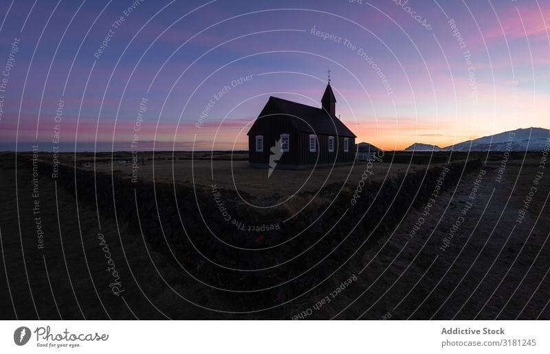 Christliche Holzkirche Budakirkja in Island Kirche schwarz Budir budakirkja Europa Halbinsel Snæfellsnes Natur Szene Himmel weiß alt Ferien & Urlaub & Reisen