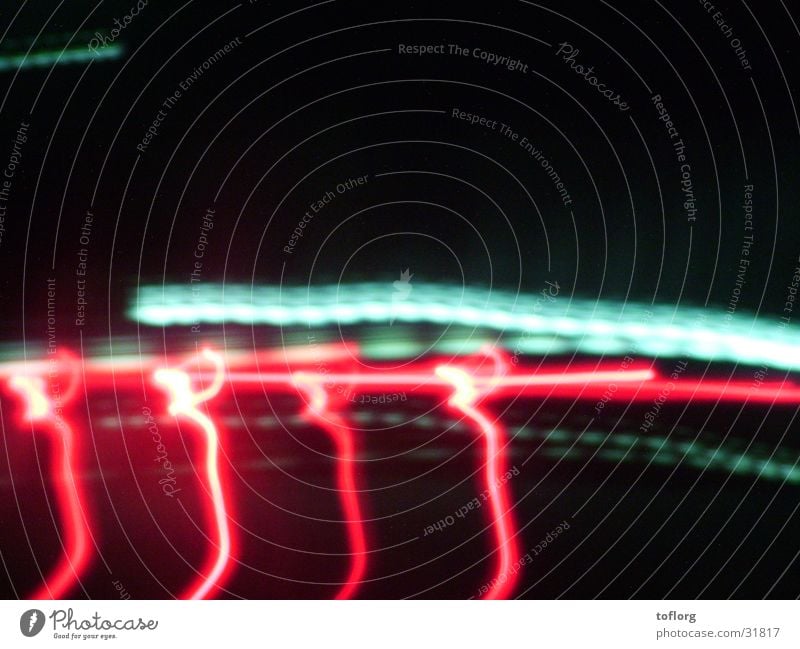 Nightdrive Verkehr Licht Nacht rot Streifen Langzeitbelichtung PKW