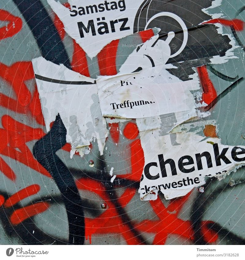 Ah, Termin verpasst! Zeichen Schriftzeichen Kommunizieren grau rot schwarz weiß Gefühle Vergangenheit Vergänglichkeit Plakat Plakatwand graphisch Farbfoto