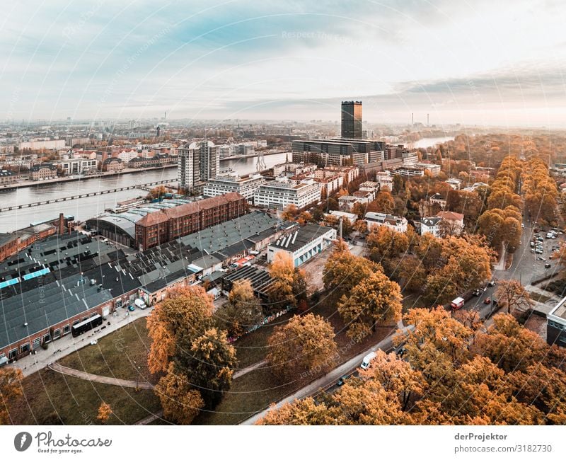 Blick in Richtung Treptow/Berlin Ferien & Urlaub & Reisen Tourismus Ausflug Ferne Freiheit Sightseeing Städtereise Bauwerk Gebäude Architektur Sehenswürdigkeit