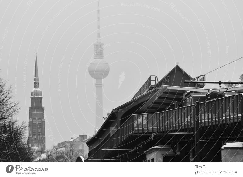 Ecke Schönhauser Prenzlauer Berg Schönhauser Allee Stadt Hauptstadt Stadtzentrum Altstadt Fußgängerzone Skyline Menschenleer Kirche Sehenswürdigkeit Fernsehturm