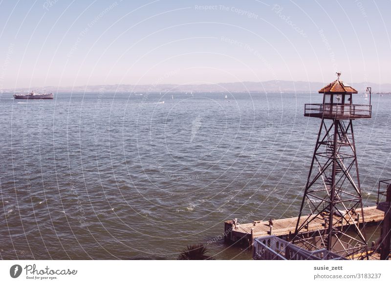 Ausblick von der Alcatraz Insel im Oktober 2019 Landschaft Urelemente Wasser Himmel Wolkenloser Himmel Herbst Schönes Wetter Küste Meer Pazifik Amerika