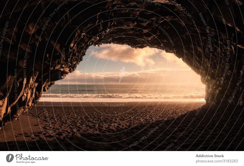 Meereshöhle am Reynisfjara Beach, Island Höhle Strand schwarz Sand Küste Süden schön Natur Hintergrundbild Himmel Ferien & Urlaub & Reisen Landschaft