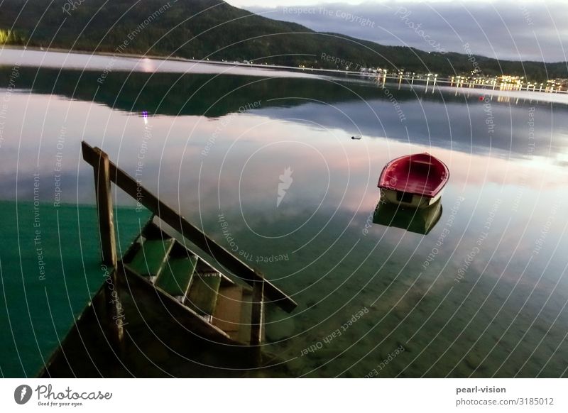 bootssteg Natur Landschaft Sonnenaufgang Sonnenuntergang Herbst See Wörthersee Treppe Steg Ruderboot ruhig Farbfoto Außenaufnahme Menschenleer Abend