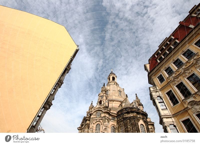 Sächsiches Dreierlei Himmel Schönes Wetter Dresden Kleinstadt Stadt Stadtzentrum Altstadt Haus Kirche Dom Turm Mauer Wand Fassade Fenster Sehenswürdigkeit