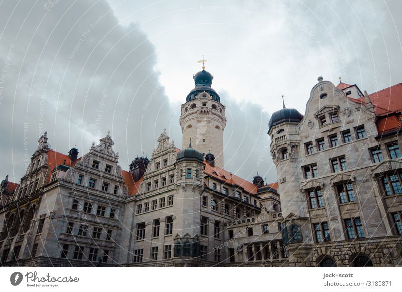 Neues Rathaus Leipzig Städtereise Historismus Wolken Winter Turm Fassade Sehenswürdigkeit Wahrzeichen authentisch historisch Originalität Vergangenheit Altertum