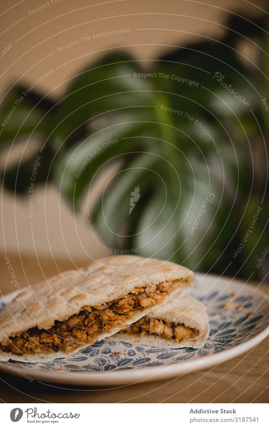 Hot leckere chinesische Burger in einem asiatischen Restaurant Lebensmittel Chinese Belegtes Brot Schweinefleisch Zimt gedünstet Brötchen Café Speise Mahlzeit