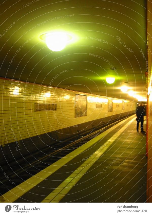 Berliner U-Bahnhof Station