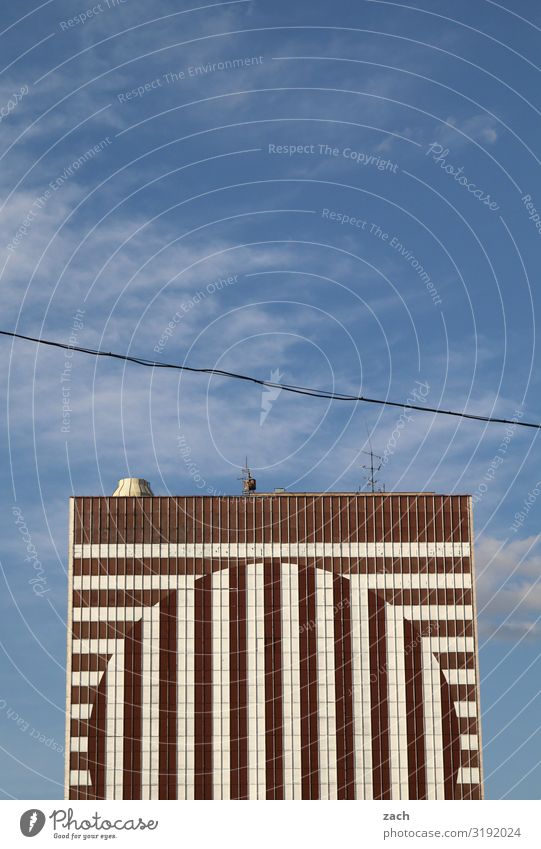 Strichcode Himmel Bratislava Slowakische Republik Stadt Hauptstadt Stadtzentrum Skyline Haus Hochhaus Bankgebäude Industrieanlage Bauwerk Gebäude Mauer Wand