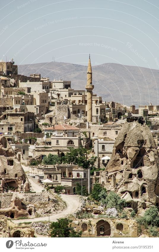 Leben im Fels Gesamtansichten Höhlenwohnung Außenaufnahme Farbfoto Ferien & Urlaub & Reisen Landschaft Tourismus Tag Dorf Anatolien Cappadocia Tuffstein bizarr