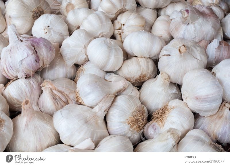 Knoblauch (40%) Lebensmittel Gemüse Knoblauchzehe Ernährung Wochenmarkt Bioprodukte Biologische Landwirtschaft frisch Gesundheit viele Farbfoto Außenaufnahme