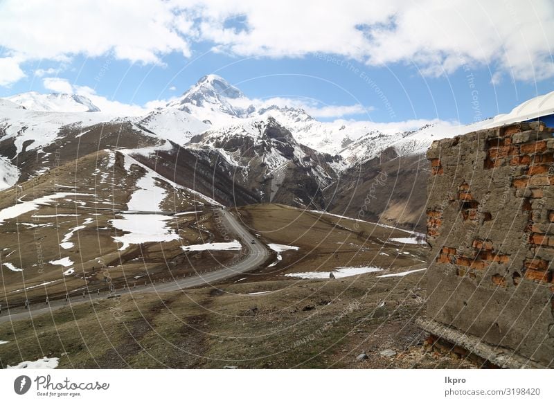 der Berg im kaukasischen Land schön Ferien & Urlaub & Reisen Tourismus Sommer Schnee Berge u. Gebirge wandern Natur Landschaft Himmel Wolken Gras Park Hügel