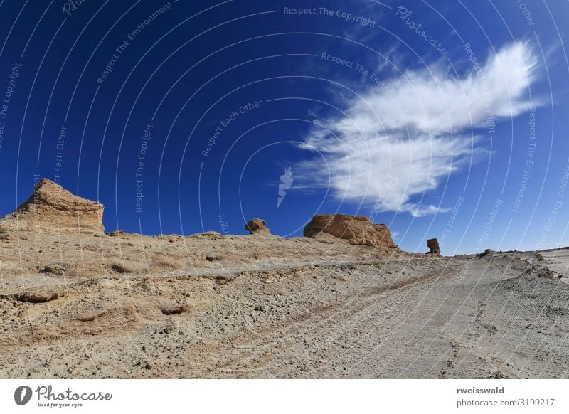 Cirrus uncinus Wolke und Höfe-Qaidam Becken-Qinghai-China-579 Umwelt Natur Landschaft Erde Sand Luft Himmel Wolkenloser Himmel Horizont Sonne Sonnenlicht Herbst