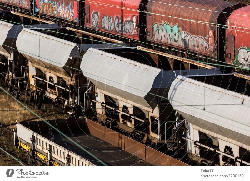 Güterzüge. Ferien & Urlaub & Reisen Verkehr Verkehrsmittel Verkehrswege Güterverkehr & Logistik Schienenverkehr Bahnfahren Eisenbahn Güterzug ästhetisch