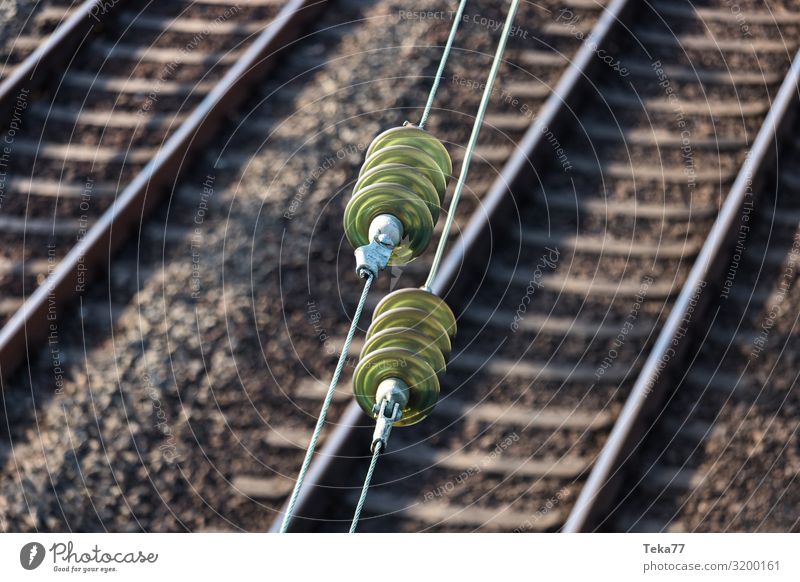 Bahn Oberleitung Ferien & Urlaub & Reisen Verkehr Verkehrsmittel Verkehrswege Personenverkehr Öffentlicher Personennahverkehr Berufsverkehr Schienenverkehr