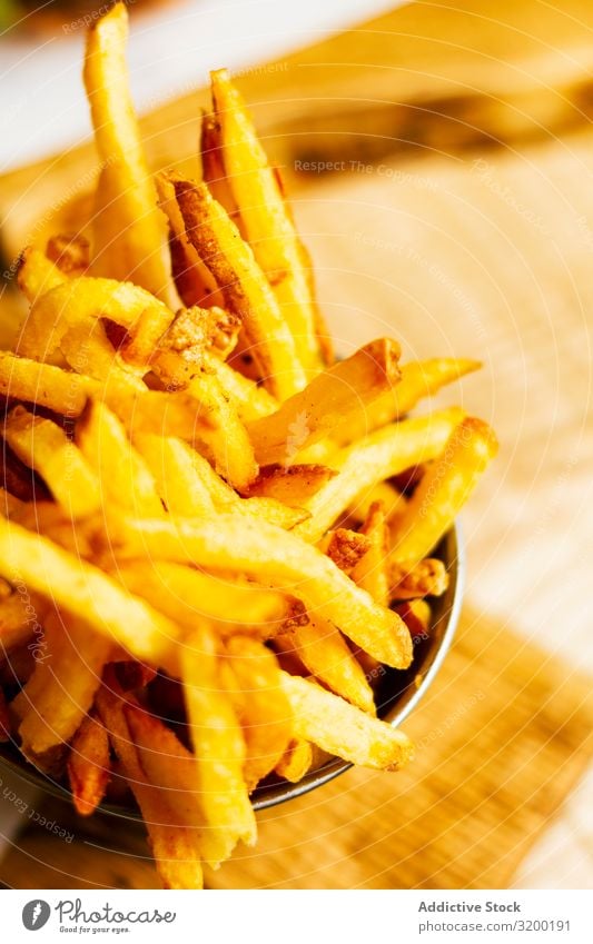 Pommes frites auf Schüssel Scheiben Tradition Vegetarische Ernährung kochen & garen natürlich Lebensmittel braten Kalorien organisch viele lecker Gemüse