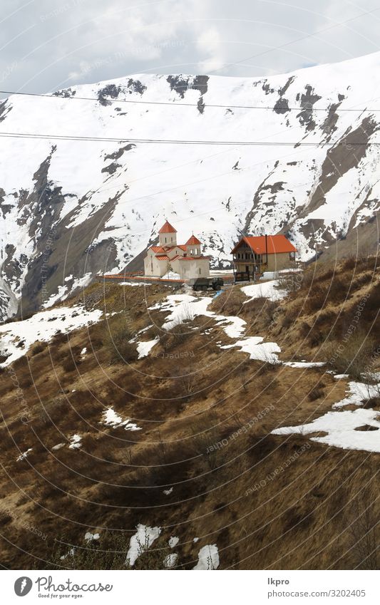 der Berg im kaukasischen Land schön Ferien & Urlaub & Reisen Tourismus Sommer Schnee Berge u. Gebirge wandern Natur Landschaft Himmel Wolken Gras Park Hügel