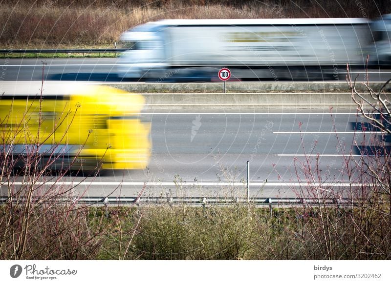 100 km/h Geschwindigkeitsbeschränkung auf Autobahnen, Energieeinsparung.Logistikbranche und teure Spritpreise. Ölimporte aus Russland,  Ukrainekrieg Benzin