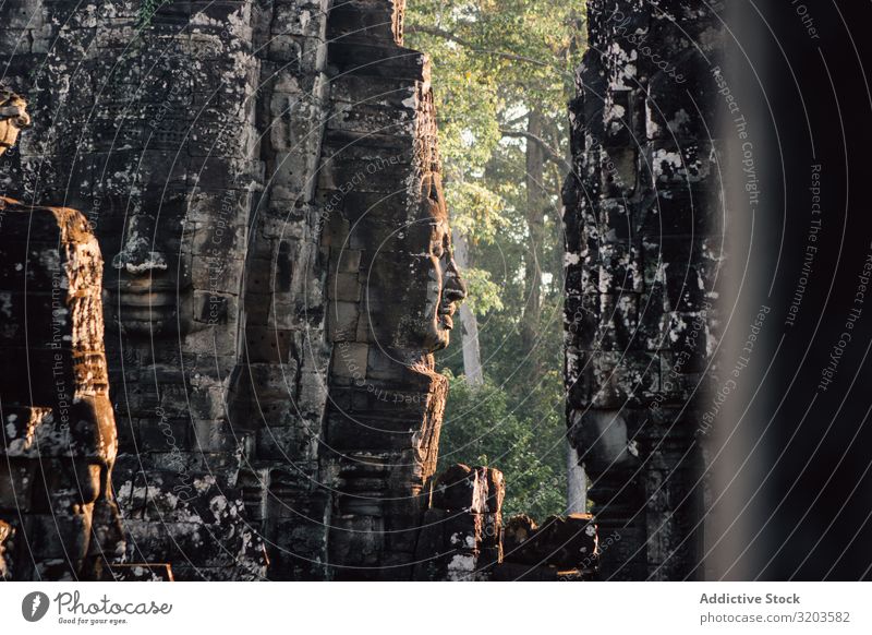 Majestätische alte Architektur des Tempels antik Denkmal Thailand Relief Skulptur Kultur Religion & Glaube Stein Gott Tourismus Ferien & Urlaub & Reisen Gebäude