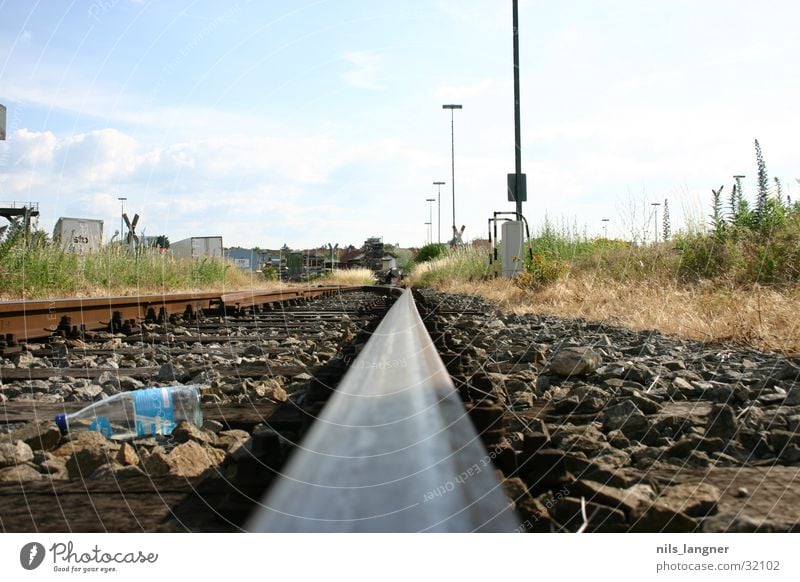 road to nowhere 1 Gleise Horizont Eisenbahn Bahnhof Freiburg im Breisgau