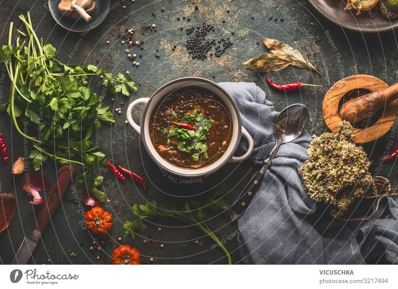 Linsensuppe auf Küchentisch Lebensmittel Ernährung Bioprodukte Vegetarische Ernährung Diät Geschirr Schalen & Schüsseln Design Gesunde Ernährung Hintergrundbild