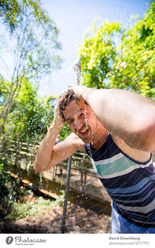 Abkühlung bei 42 Grad Ferien & Urlaub & Reisen Tourismus Sightseeing Sommerurlaub maskulin 1 Mensch Natur Wolkenloser Himmel Schönes Wetter Wärme Baum heiß