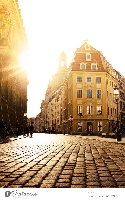 Sonnenpflaster Ferien & Urlaub & Reisen Tourismus Ausflug Sightseeing Städtereise Kultur Stadt Hauptstadt Stadtzentrum Altstadt Haus Kirche Platz Marktplatz