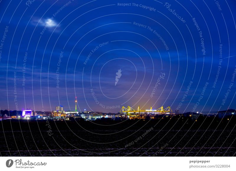 Religion Freizeit & Hobby Nachtleben Sport Fußball Sportstätten Stadion Arbeit & Erwerbstätigkeit Arbeitsplatz Wirtschaft Himmel Dortmund Stadt Skyline Haus