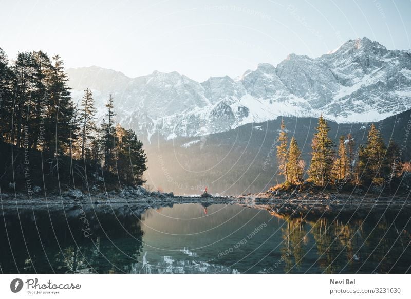 Glory Morning at Lake Eibsee wandern Natur Landschaft Wasser Himmel Frühling Herbst Winter Schönes Wetter Schnee Baum Wald Felsen Alpen Berge u. Gebirge Gipfel