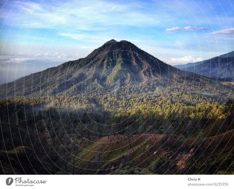 Mount Ijen Umwelt Natur Landschaft Urelemente Erde Sonnenaufgang Sonnenuntergang Sonnenlicht Wald Hügel Felsen Berge u. Gebirge wandern Lebensfreude Kraft