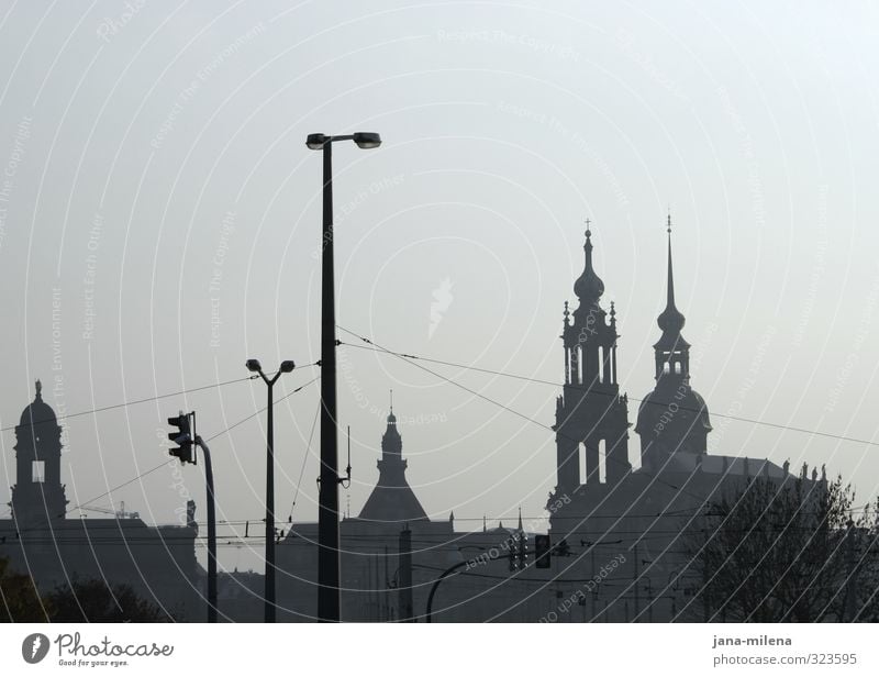 dresden skyline Dresden Deutschland DDR Europa Stadt Stadtzentrum Altstadt Skyline Menschenleer Kirche Dom Bauwerk Gebäude Architektur Sehenswürdigkeit