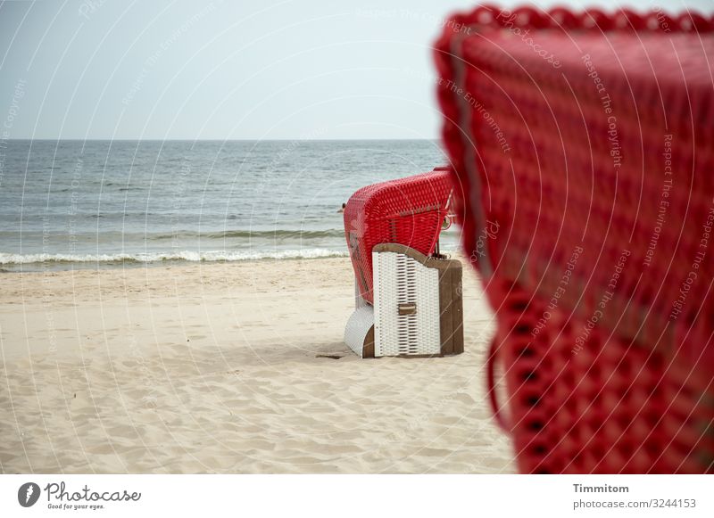 Am Ziel Ferien & Urlaub & Reisen Tourismus Strand Meer Umwelt Natur Urelemente Sand Wasser Himmel Schönes Wetter Ostsee Holz Kunststoff blau braun rot Gefühle