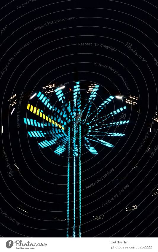 Rummel Abend Bewegung blinkern mehrfarbig Dynamik Phantasie glänzend Kunst Licht Lichtspiel Lichtmalerei Lightshow Linie Märchen Nacht Natur Jahrmarkt