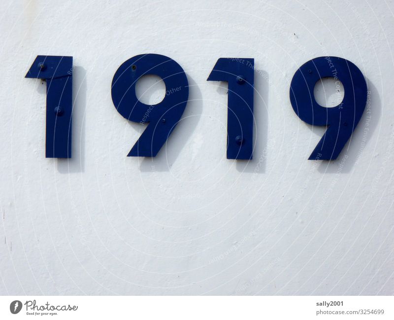 HAPPY BIRTHDAY PHOTOCASE ZUM 19. GEBURTSTAG!!! Zahl 1919 Jahreszahl Ziffern Nummer Hausnummer Wand Mauer Zeichen Schilder & Markierungen Textfreiraum unten