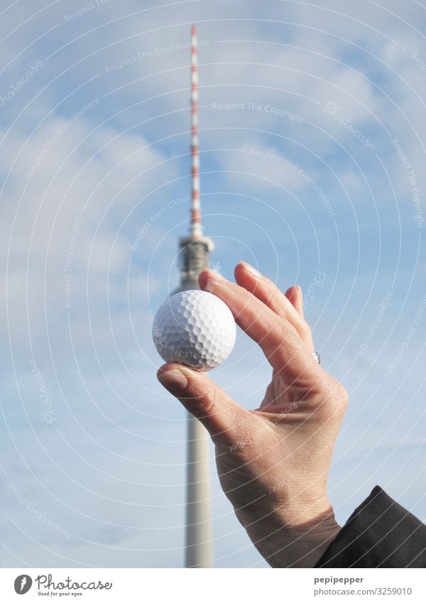 o Freizeit & Hobby Ferien & Urlaub & Reisen Tourismus Ausflug Städtereise Arbeitsplatz Hand 1 Mensch Berlin Hauptstadt Stadtzentrum Skyline Turm Bauwerk Gebäude