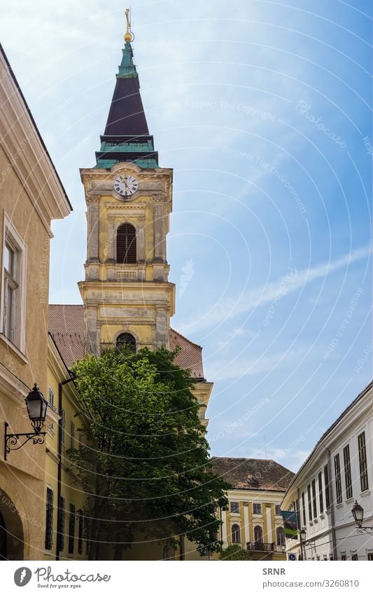 Katholische Kirche Ferien & Urlaub & Reisen Tourismus Ausflug Sightseeing wandern Uhr Stadt Altstadt Gebäude Architektur alt Glaube Religion & Glaube