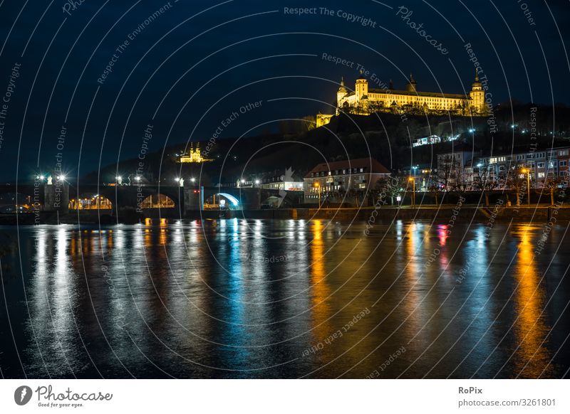 Würzburg bei Nacht. Lifestyle Stil Design Freizeit & Hobby Ferien & Urlaub & Reisen Tourismus Sightseeing Städtereise Nachtleben Entertainment Wirtschaft Kunst