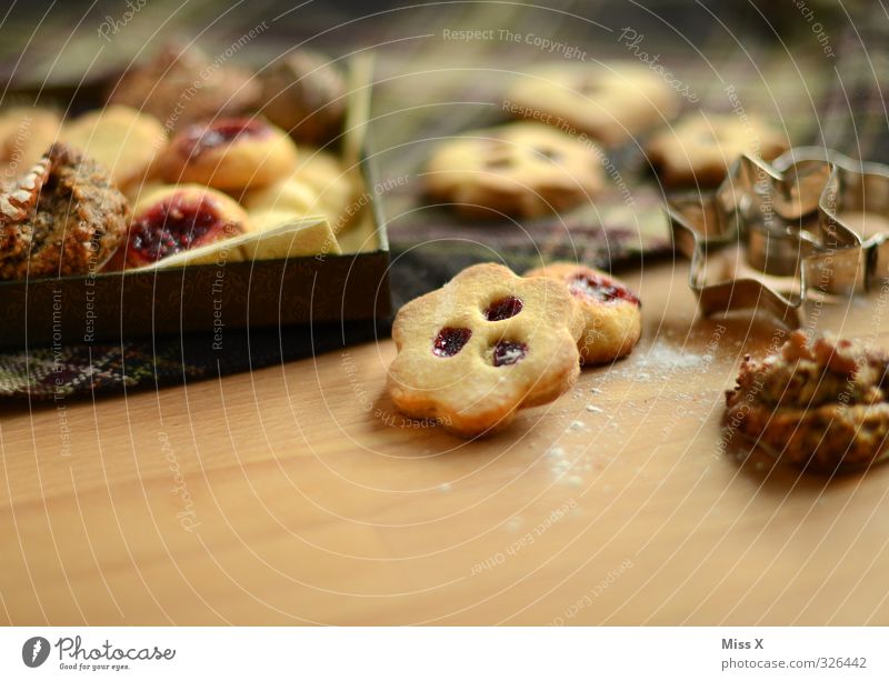 Plätzchen Lebensmittel Teigwaren Backwaren Süßwaren Marmelade Ernährung Kaffeetrinken Feste & Feiern lecker süß Keks Weihnachtsgebäck Schachtel Makrone