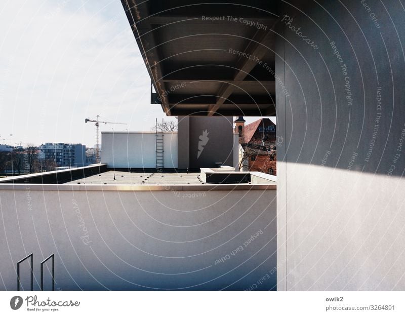 Berliner Mauern Hauptstadt Stadtzentrum bevölkert Haus Wand Fassade Dach Beton Metall modern unpersönlich abweisend Baukran Leiter Farbfoto Außenaufnahme