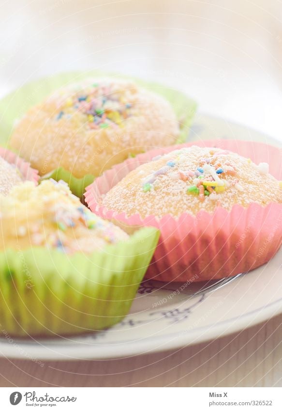 Muffins Lebensmittel Teigwaren Backwaren Kuchen Dessert Süßwaren Ernährung Frühstück Kaffeetrinken Teller Feste & Feiern Valentinstag Muttertag Geburtstag klein