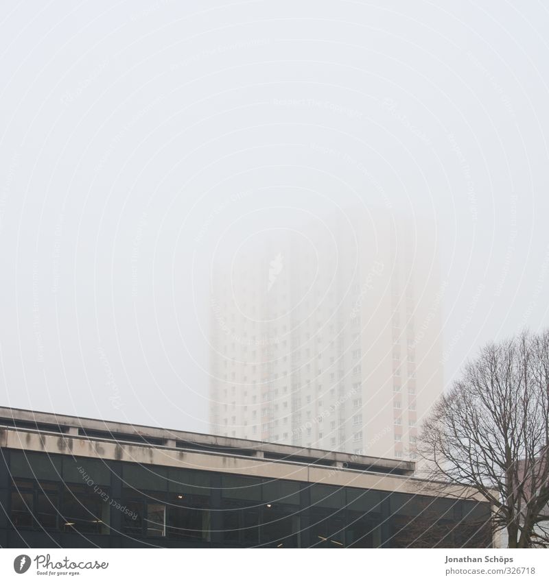 Glasgow fog III Großbritannien Schottland Stadt Haus Bauwerk Gebäude Architektur alt ästhetisch dunkel trist grau Nebel ungewiss unklar verdeckt trüb historisch